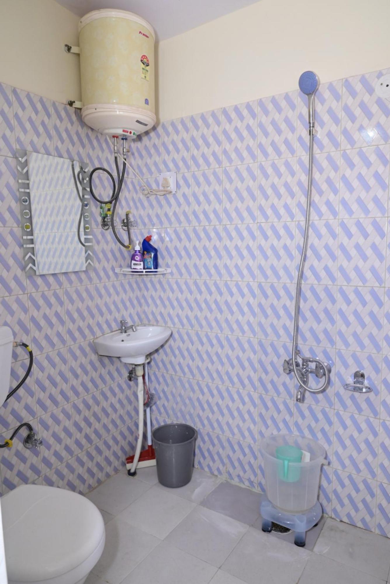 Krishna B&B Near Mall Road Шимла Экстерьер фото