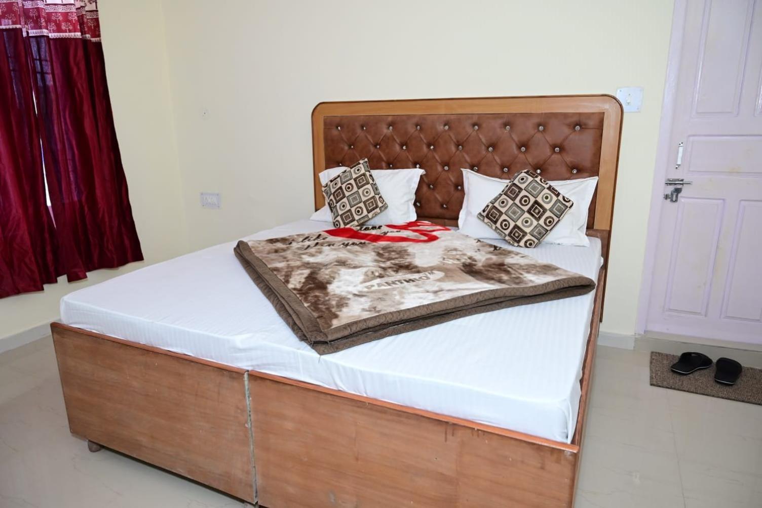 Krishna B&B Near Mall Road Шимла Экстерьер фото
